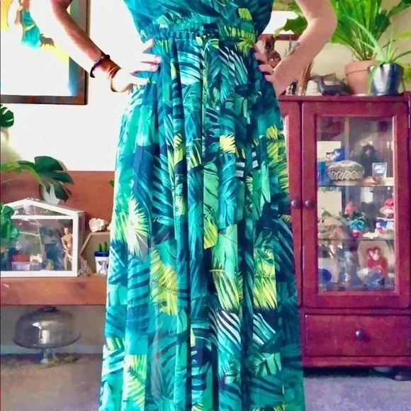 Incredible maxi dress - Picture 3 of 9